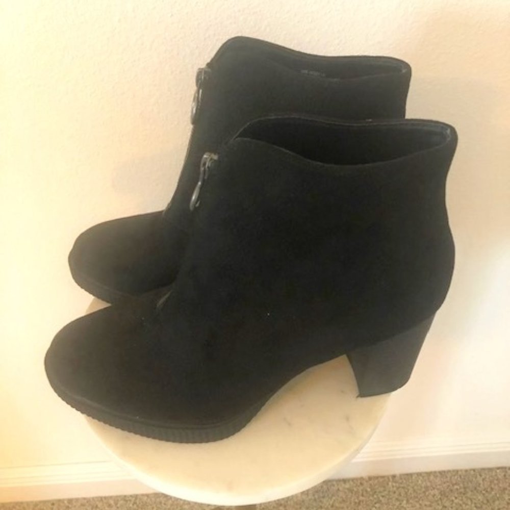 White Mountain Black Boots (New w/box) 11M